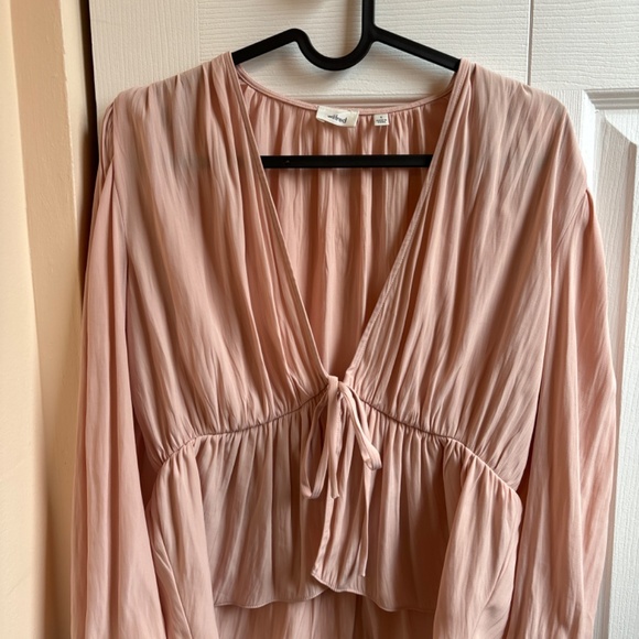 Tie front blouse - Picture 2 of 5